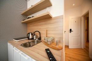 Gallery image of Very Berry - Glogowska 35a - MTP Apartments - self check in 24h in Poznań