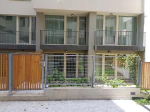 Budova, v ktorej sa apartmán nachádza