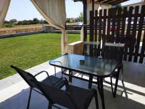 Patio nebo venkovní prostory v ubytování Tsimpoukas Village