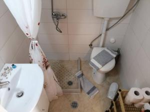 A bathroom at Rodomelo Cute Studio 1