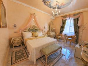 Postel nebo postele na pokoji v ubytování FD Luxury rooms