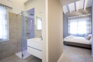 A bathroom at Borgocinquanta