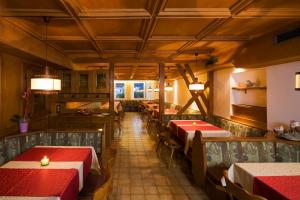 Un restaurant sau alt loc unde se poate mânca la Residence Bar Pizzeria Sylvanerhof