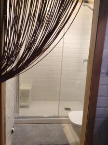 A bathroom at La Cabaña de Bernardina