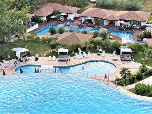 Výhled na bazén z ubytování Medite Spa Resort and Villas nebo okolí