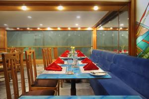 Restaurace v ubytování The Ambassador, Marine Drive, Mumbai