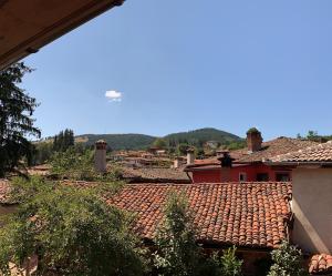 A general mountain view or a mountain view taken from a vendégházakat