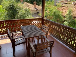A balcony or terrace at Borimechkova Kashta