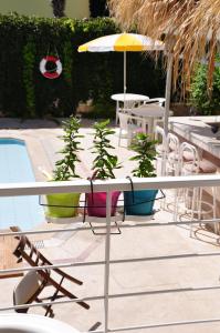 Bazén v ubytování Tuncer Garden Hotel nebo v jeho okolí