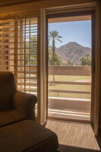 Area tempat duduk di Indian Wells Resort Hotel