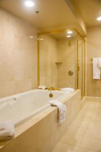 Et bad på Indian Wells Resort Hotel
