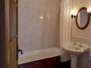 A bathroom at Seal'S Bay 