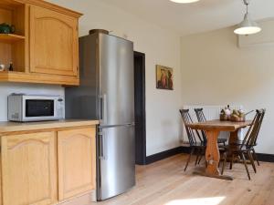 A kitchen or kitchenette at Croft House 