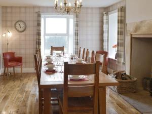 A restaurant or other place to eat at Whitlow Farm House 