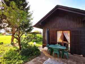 Gallery image of MERIKOTKA - a cozy wooden cottage, sLOVEnia in Braslovče