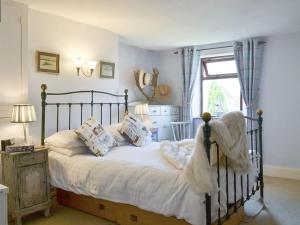 A seating area at Cherry Tree Cottage 