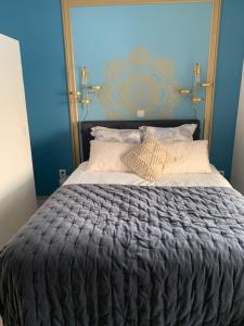Postel nebo postele na pokoji v ubytování Villa Beline direct aan zee, verwarmd zwembad en sauna + 37 fotografií