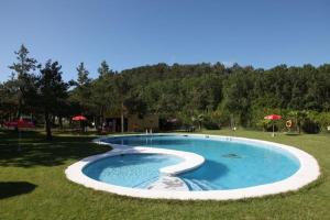 Piscina a Casa Julián Fábrica Giner o a prop