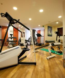 Fitness centrum a/nebo fitness zařízení v ubytování Hotel Victoria