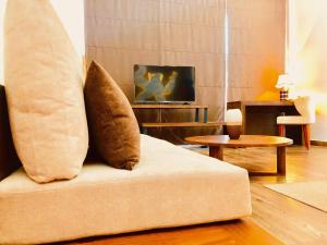 TV a/nebo společenská místnost v ubytování Mawella Beach Resort