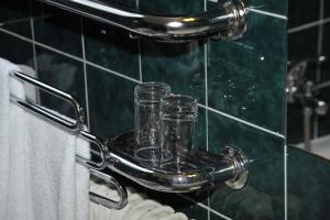 A bathroom at Madar Café Central Melk