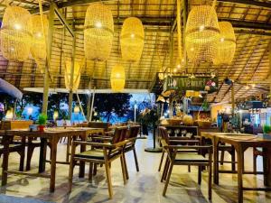 The Mud - Eco Hotel餐厅或其他用餐的地方