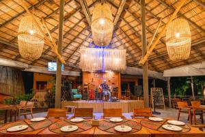The Mud - Eco Hotel餐厅或其他用餐的地方