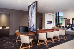 Televiisor ja/või meelelahutuskeskus majutusasutuses Hyatt Place Poughkeepsie - Hudson Valley