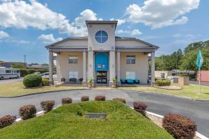 Gallery image of Suburban Studios at the University in Conway