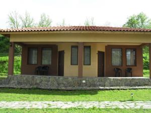 Φωτογραφία από το άλμπουμ του Perperеshka River Villas σε Stremtsi
