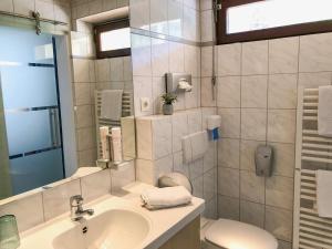 Koupelna v ubytování Hotel zum Engel