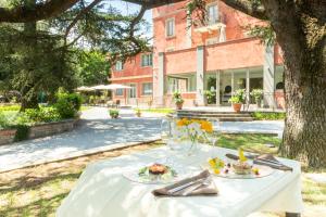 Vonkajšia záhrada v ubytovaní Grand Hotel Impero - Wellness & Exclusive SPA