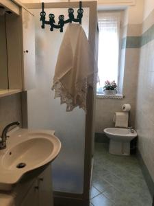 A bathroom at A Casa di Elisabetta