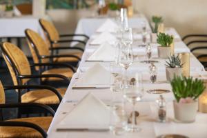 Ein Restaurant oder anderes Speiselokal in der Unterkunft Tertianum Parkresidenz Meilen 