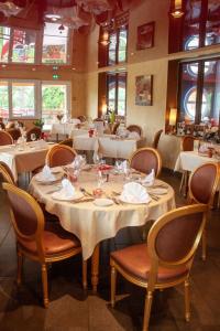 Photo de la galerie de l'établissement Relais Vosgien - Hôtel Restaurant "la Table de Sophia", à Saint-Pierremont