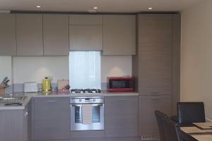 Imagen de la galería de Garland Modern Apartment, Greenhithe 1 With Parking, en Dartford