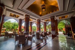 Un restaurante u otro lugar para comer en Heritage Bagan Hotel
