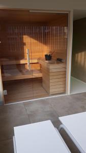 Postel nebo postele na pokoji v ubytování Almalux Jesolo Wellness & Spa 3 stelle superior