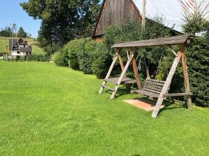 Ogród w obiekcie Apartamenty u Krysi
