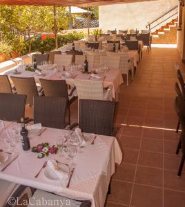 ห้องอาหารหรือที่รับประทานอาหารของ Apartamentos La Cabaña