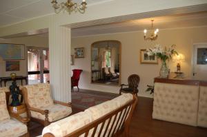 Ruang duduk di The Gardens guest accommodation