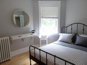 Gallery image of Beautiful, Clean, Quiet 2 BR-In Downtown Ottawa. Parking, WIFI and Netflix Included in Ottawa +14 photos