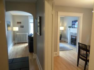 Gallery image of Beautiful, Clean, Quiet 2 BR-In Downtown Ottawa. Parking, WIFI and Netflix Included in Ottawa