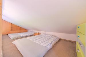 Foto dalla galleria di Happy Place - Casuta Galbena a Domneşti