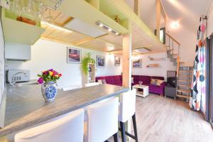 Foto dalla galleria di Happy Place - Casuta Galbena a Domneşti