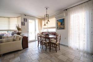 Gallery image of Blue Crystal Villa in Iraklitsa