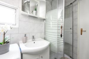 Koupelna v ubytování Apartmani Damant + 37 fotografií