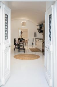 Cucina o angolo cottura di Aleria Luxury Cave Santorini