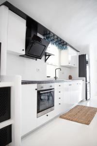 Cucina o angolo cottura di Aleria Luxury Cave Santorini