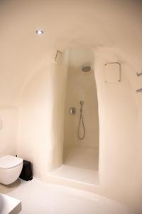 Bagno di Aleria Luxury Cave Santorini